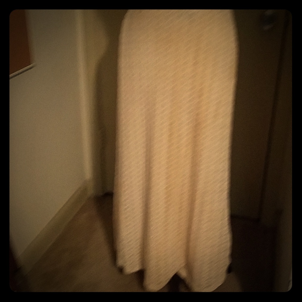Maxi lace skirt